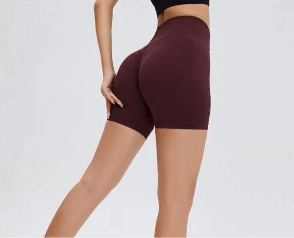 Short Scrunch red wine